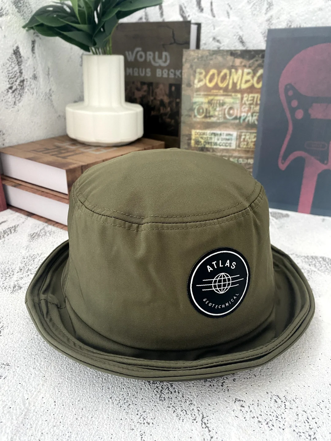 ?作为帽子定制专家，满足您的个性需求。