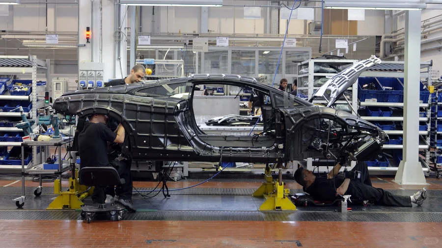 兰博基尼工厂生产线