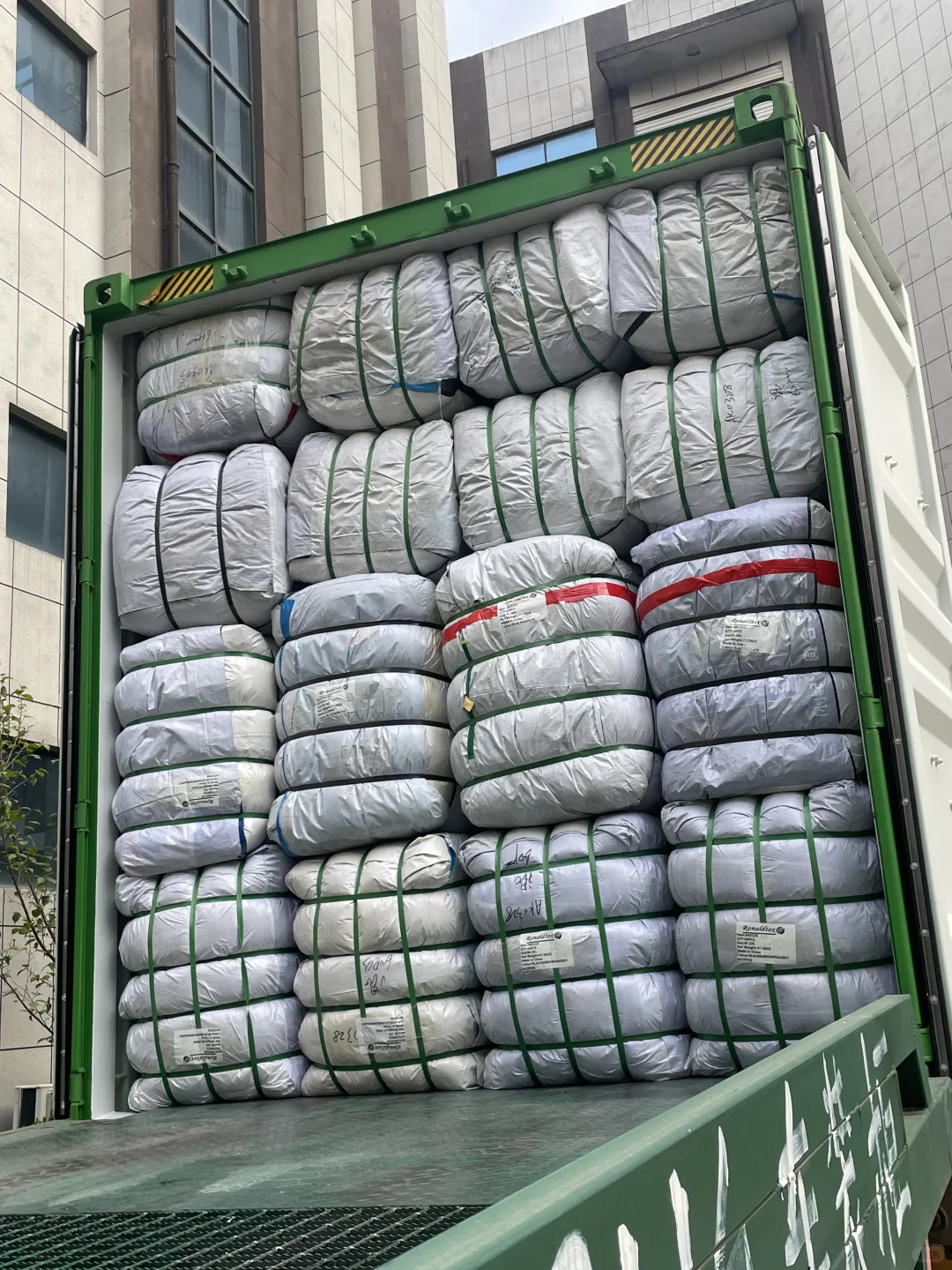 服装厂的一天：又是一个整柜走了?