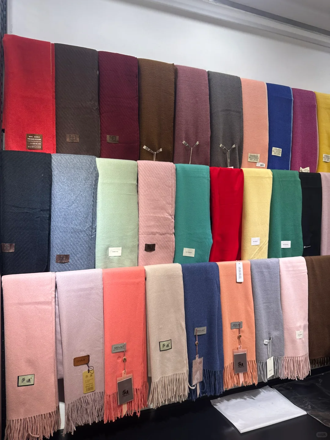 京城“小义乌”——百荣世贸商城，帽子种类丰富