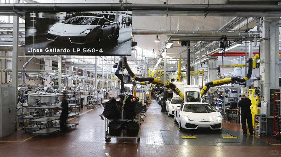 兰博基尼工厂生产线