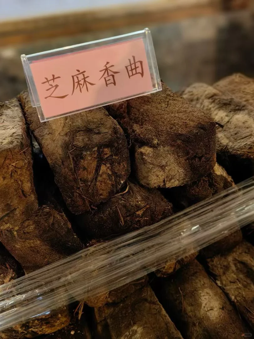 离谱?‍♀️大曲真的比头都大，小曲比手指都小