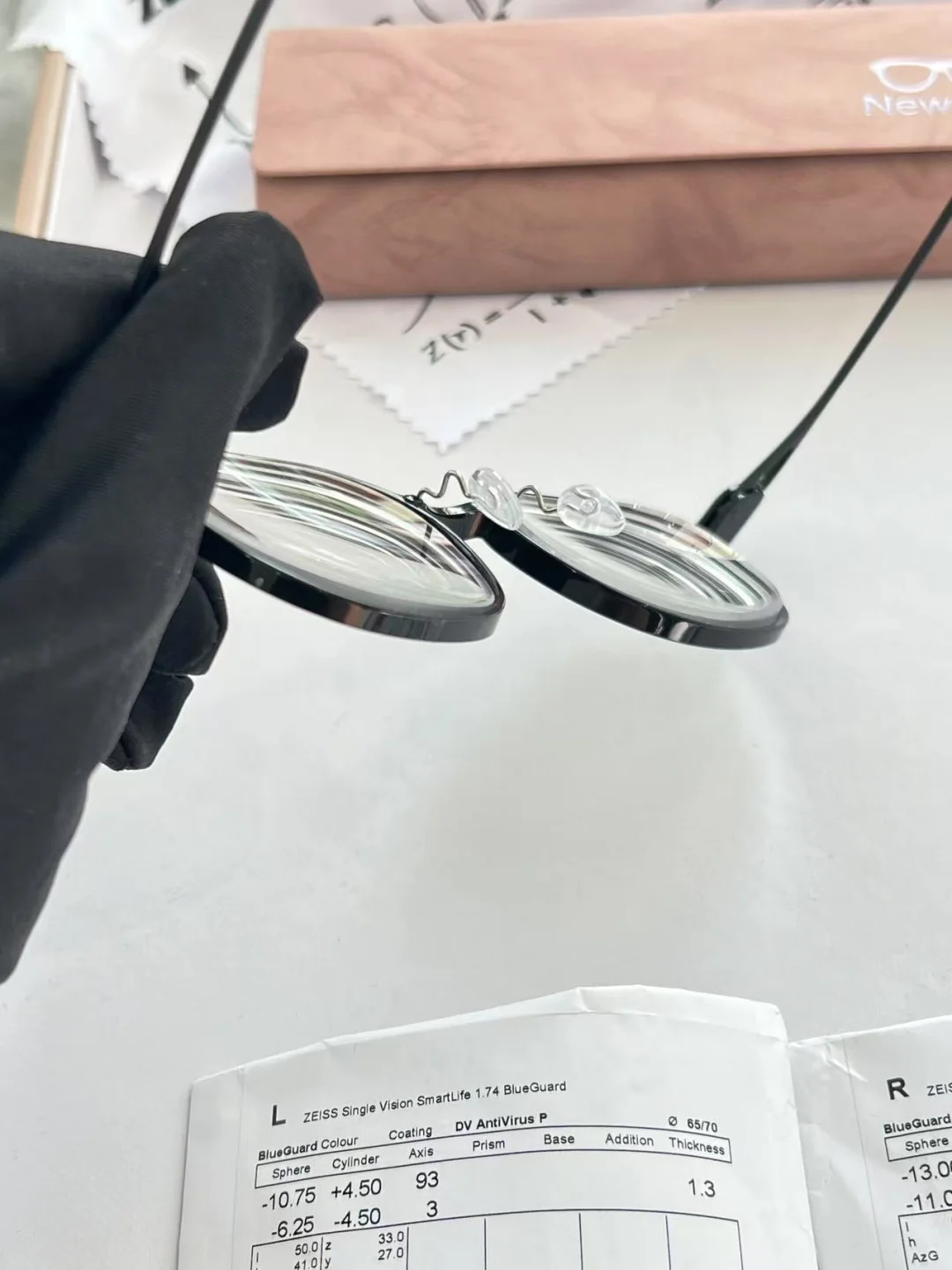 蔡司800度是真薄啊，难怪这么多人订！?