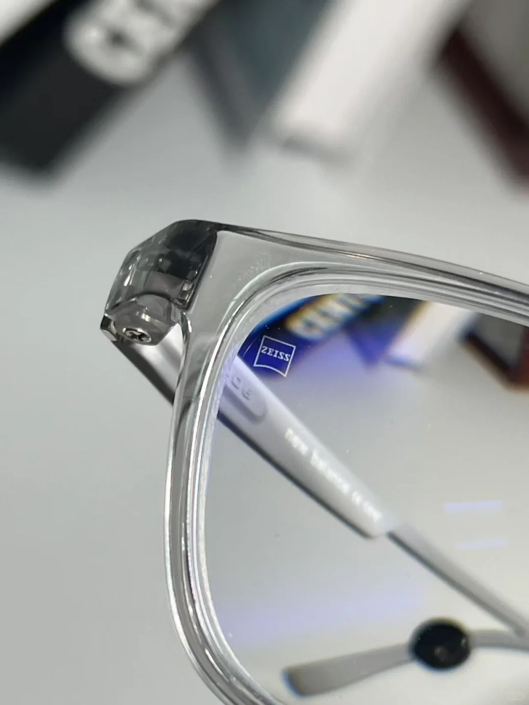 蔡司800度是真薄啊，难怪这么多人订！?