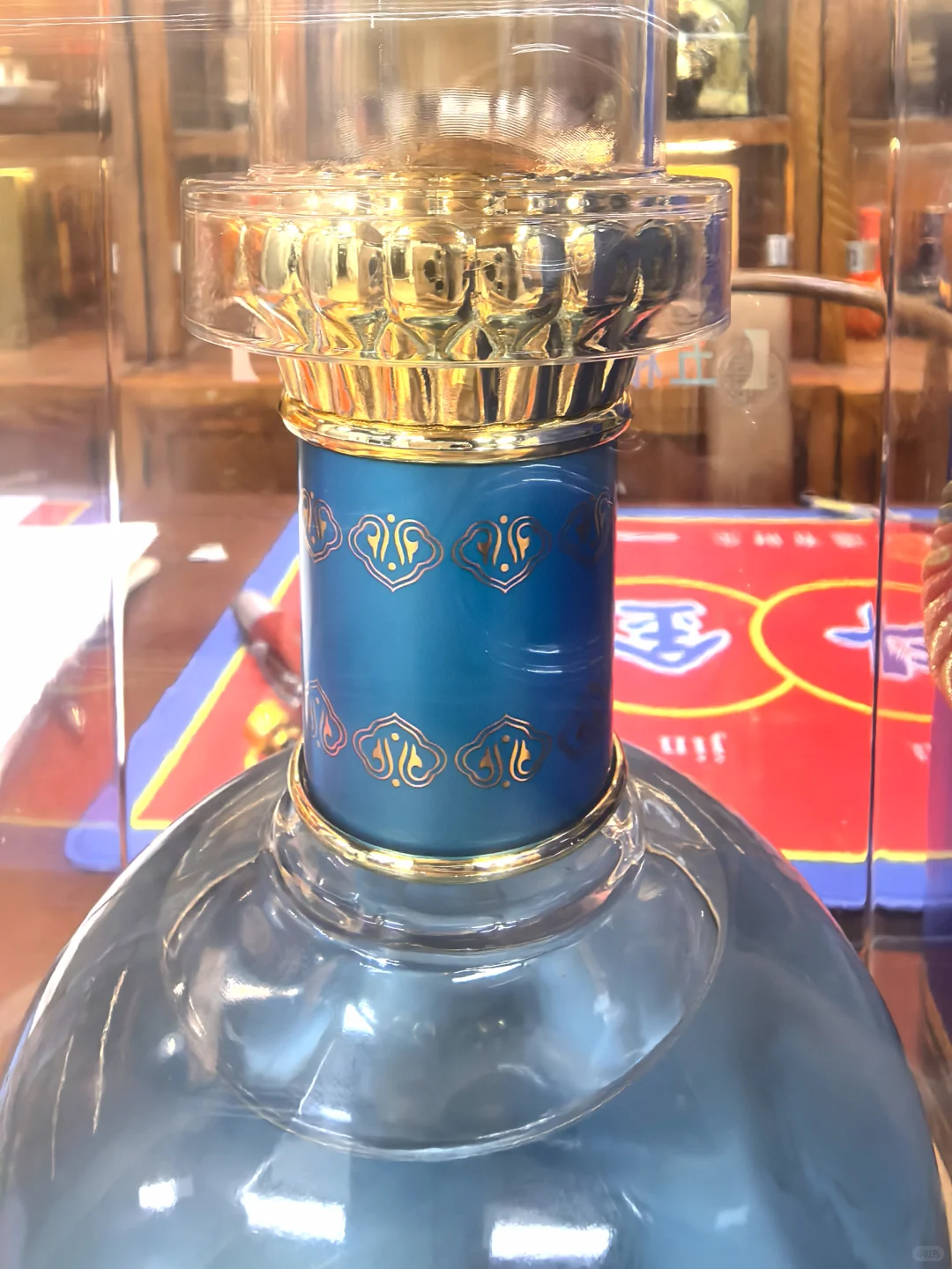 五粮液的锦鲤酒瓶
