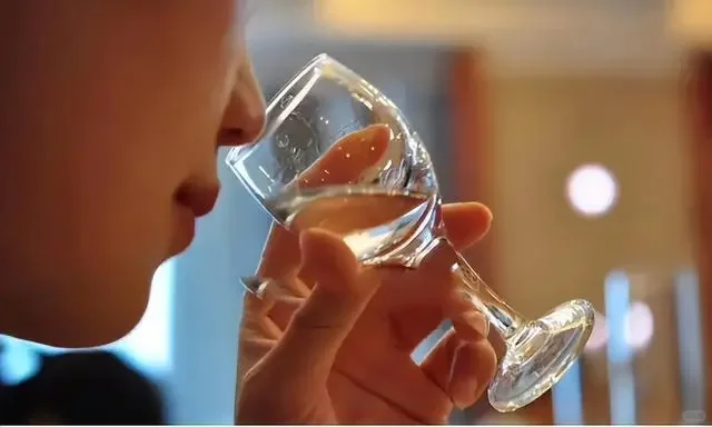 闻香识酒