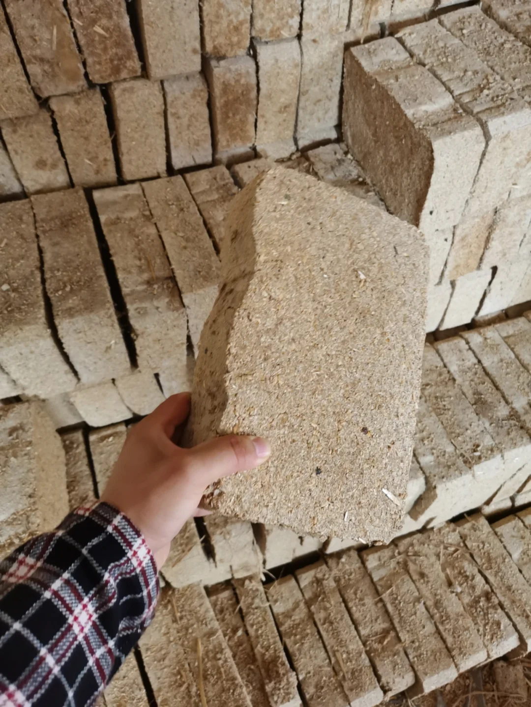 酒曲的制作，一坛好酒应从酒曲制作开始❗️