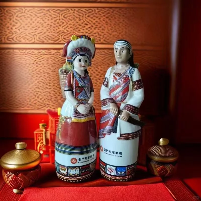 金门皇家高粱酒58度1000毫升，2013年生产。