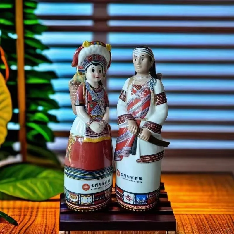 金门皇家高粱酒58度1000毫升，2013年生产。