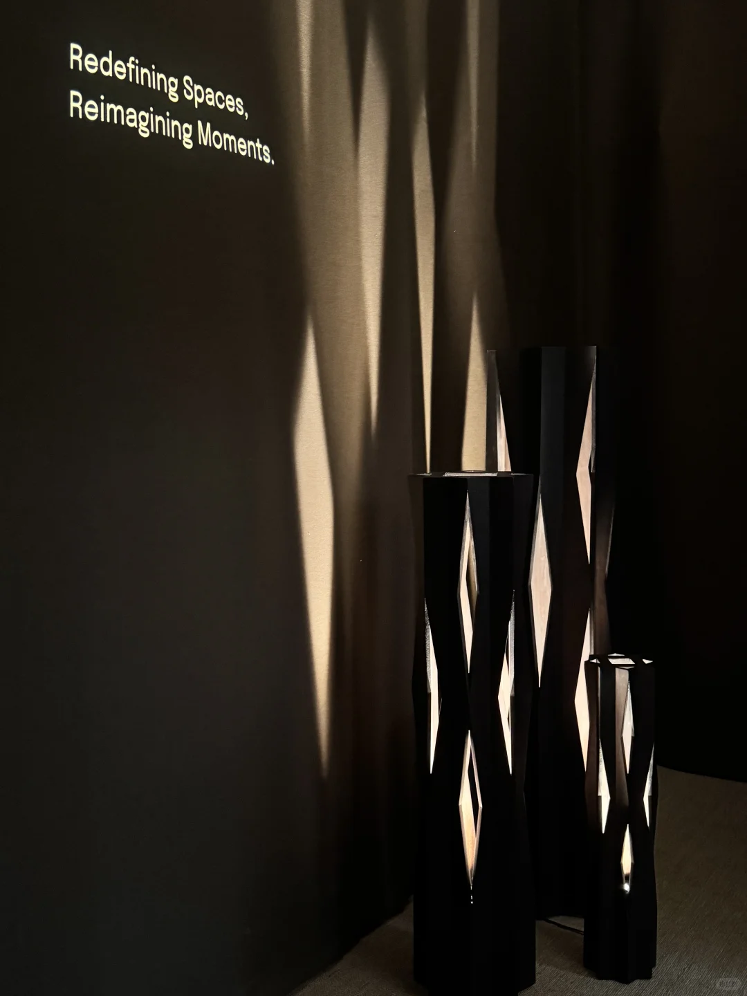 上海外滩这个展也太美了吧?