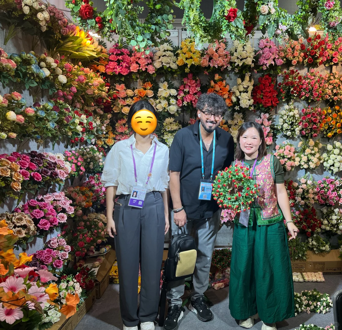 04女大这都能在广交会当英语翻译？！