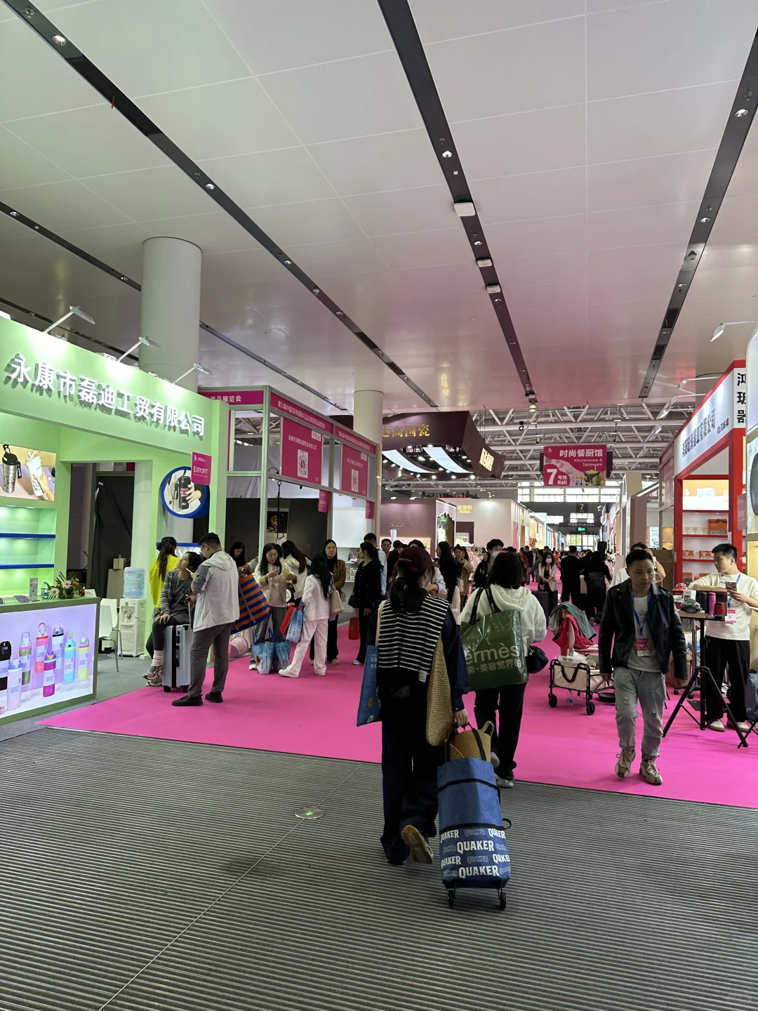 深圳礼品展堪称大型全新旧货市场?淘了一堆