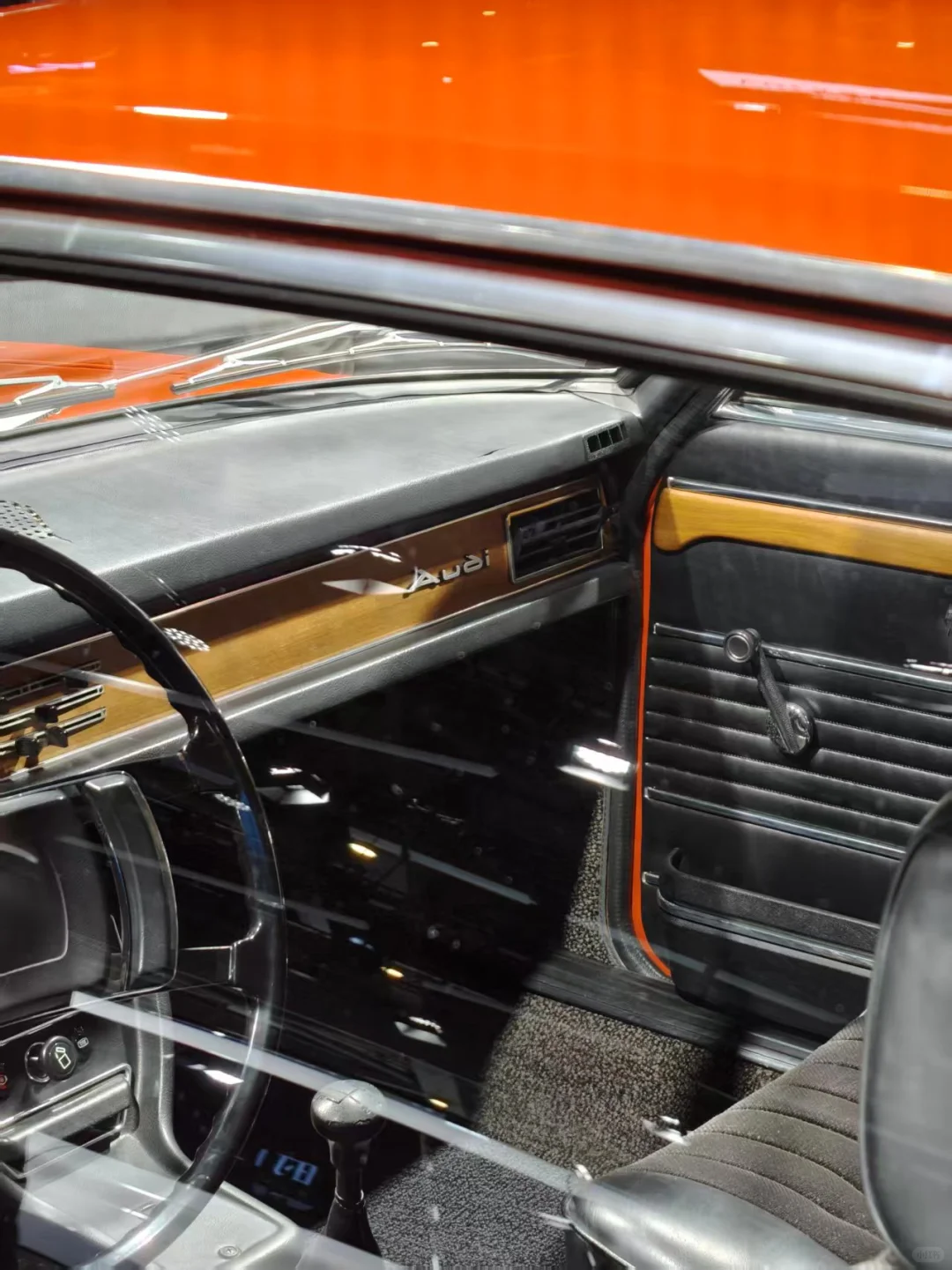 进博会大众集团展台 竟然还有经典车