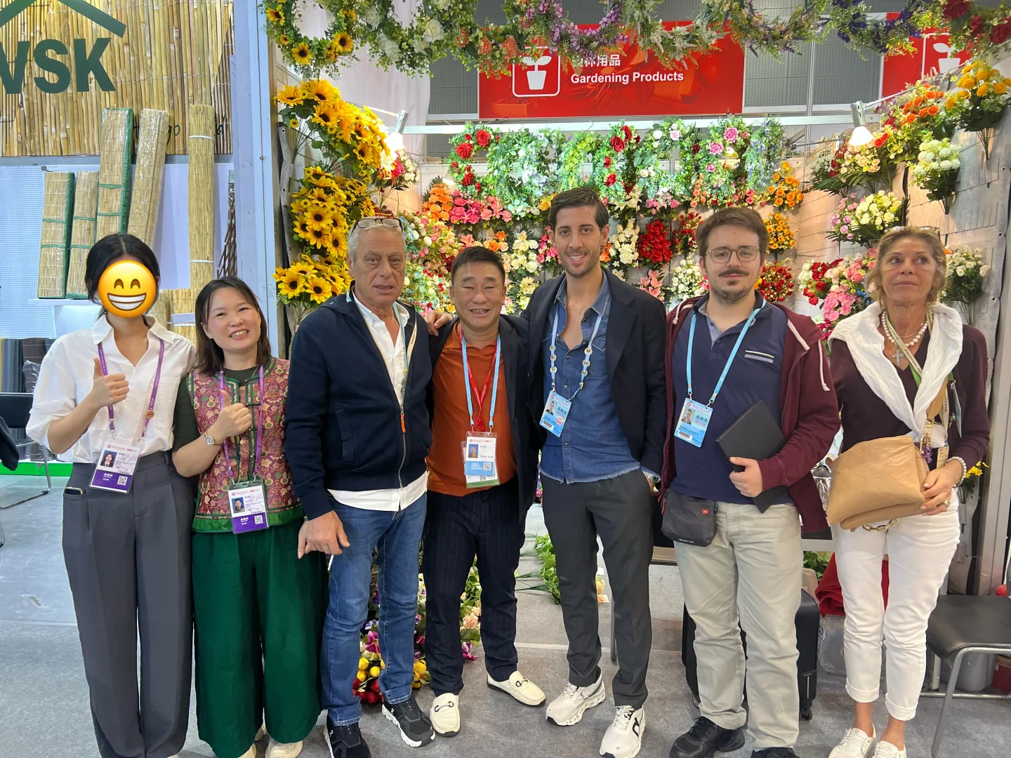 04女大这都能在广交会当英语翻译？！