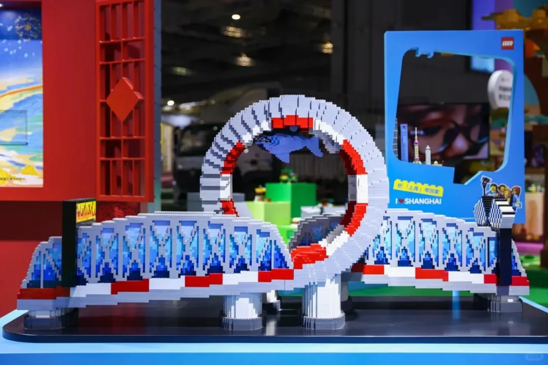 善纳设计带您走进2025进博会创意展台丨乐高