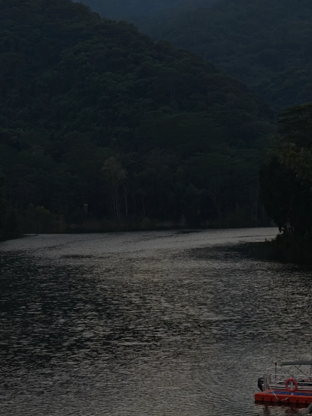 只要有人的地方 就有中国人卖东西