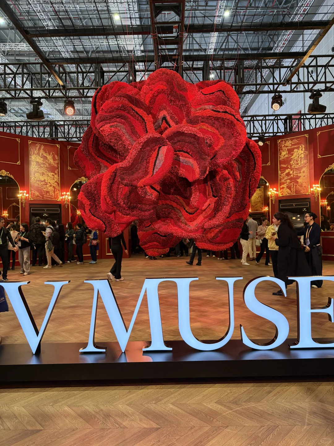 ?2025进博会一日游 | 免费吃喝+科技狂欢?