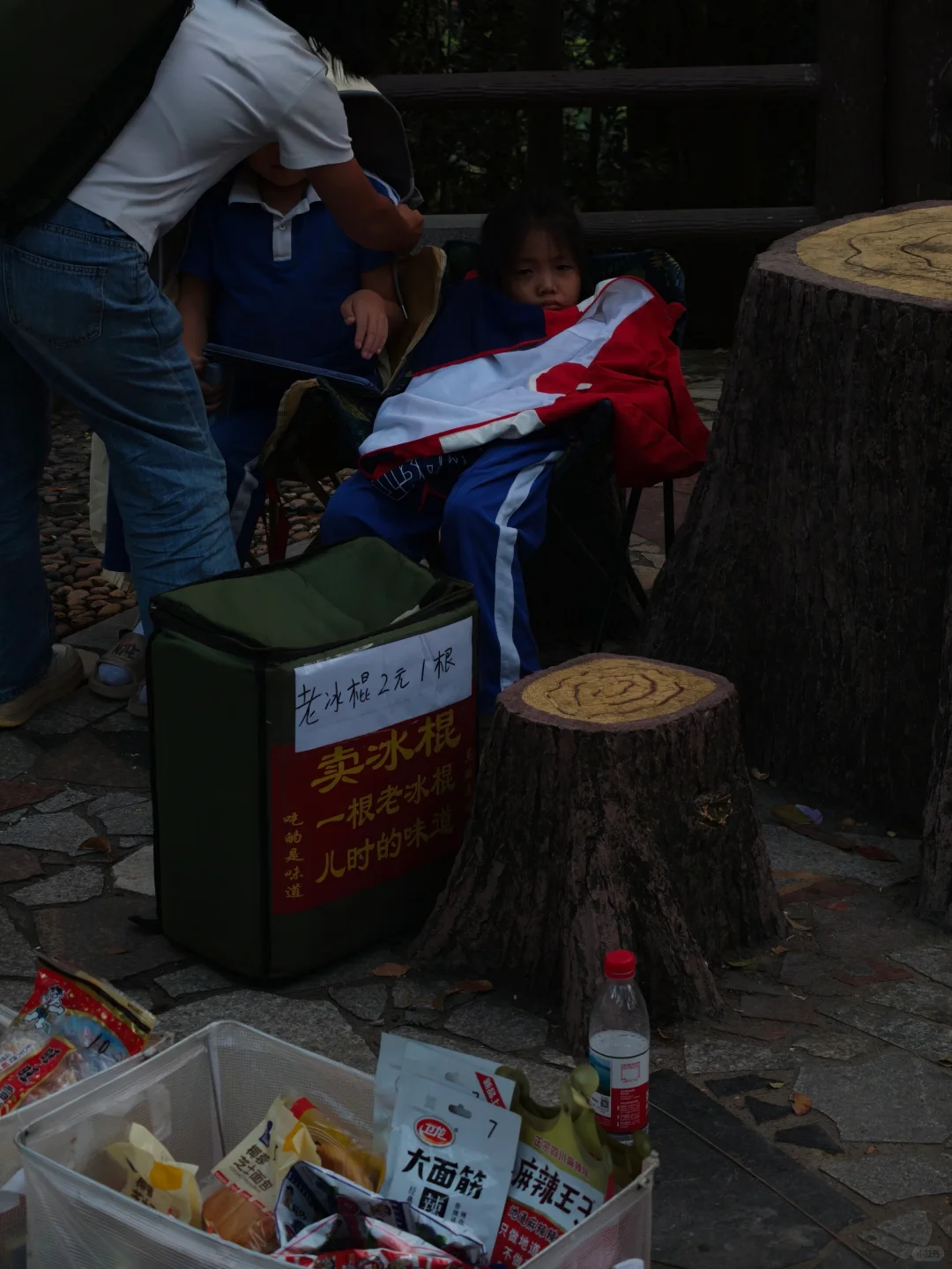 只要有人的地方 就有中国人卖东西