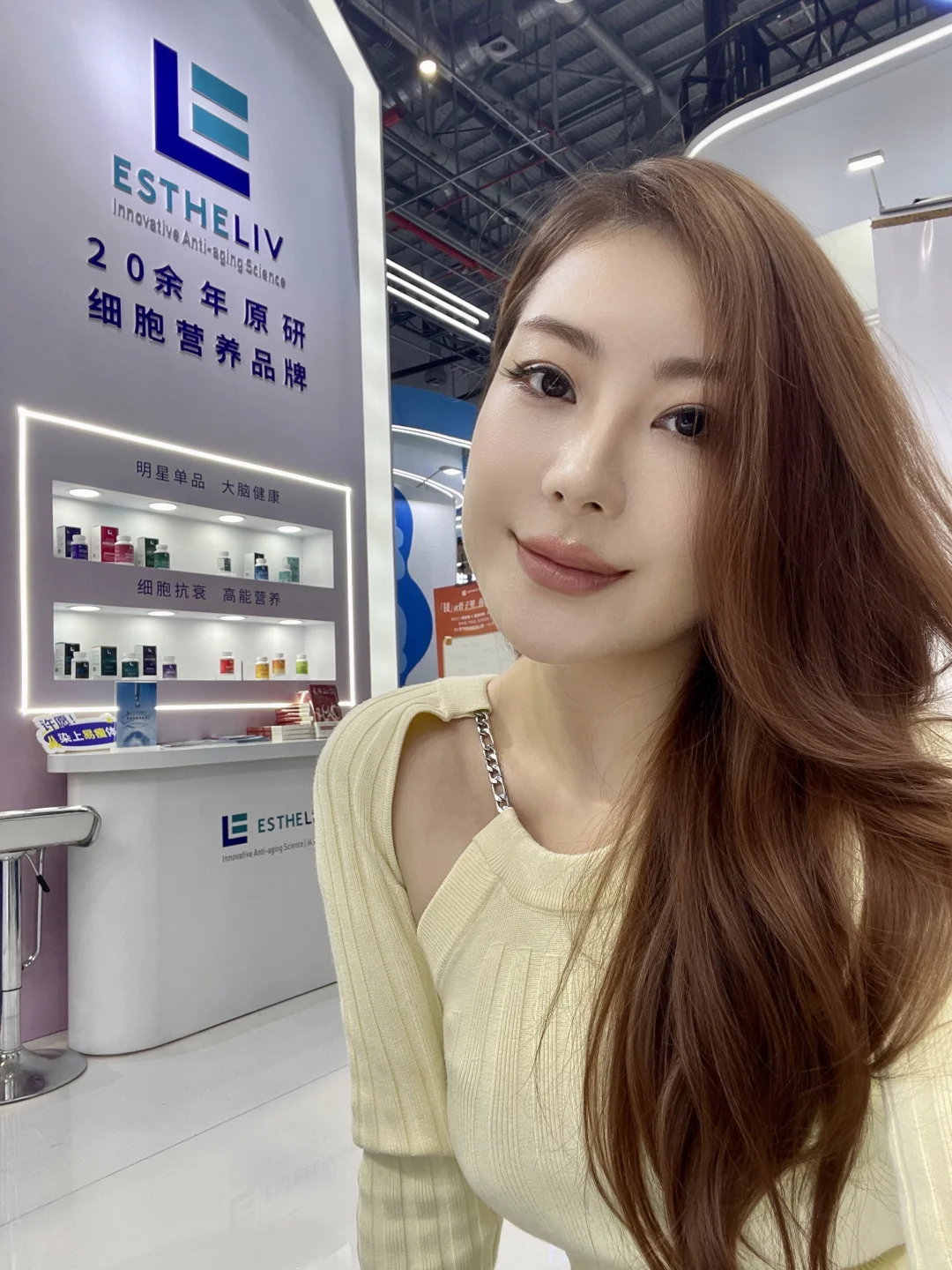 进博会最暖心的展柜！被巢天娇实力圈粉?