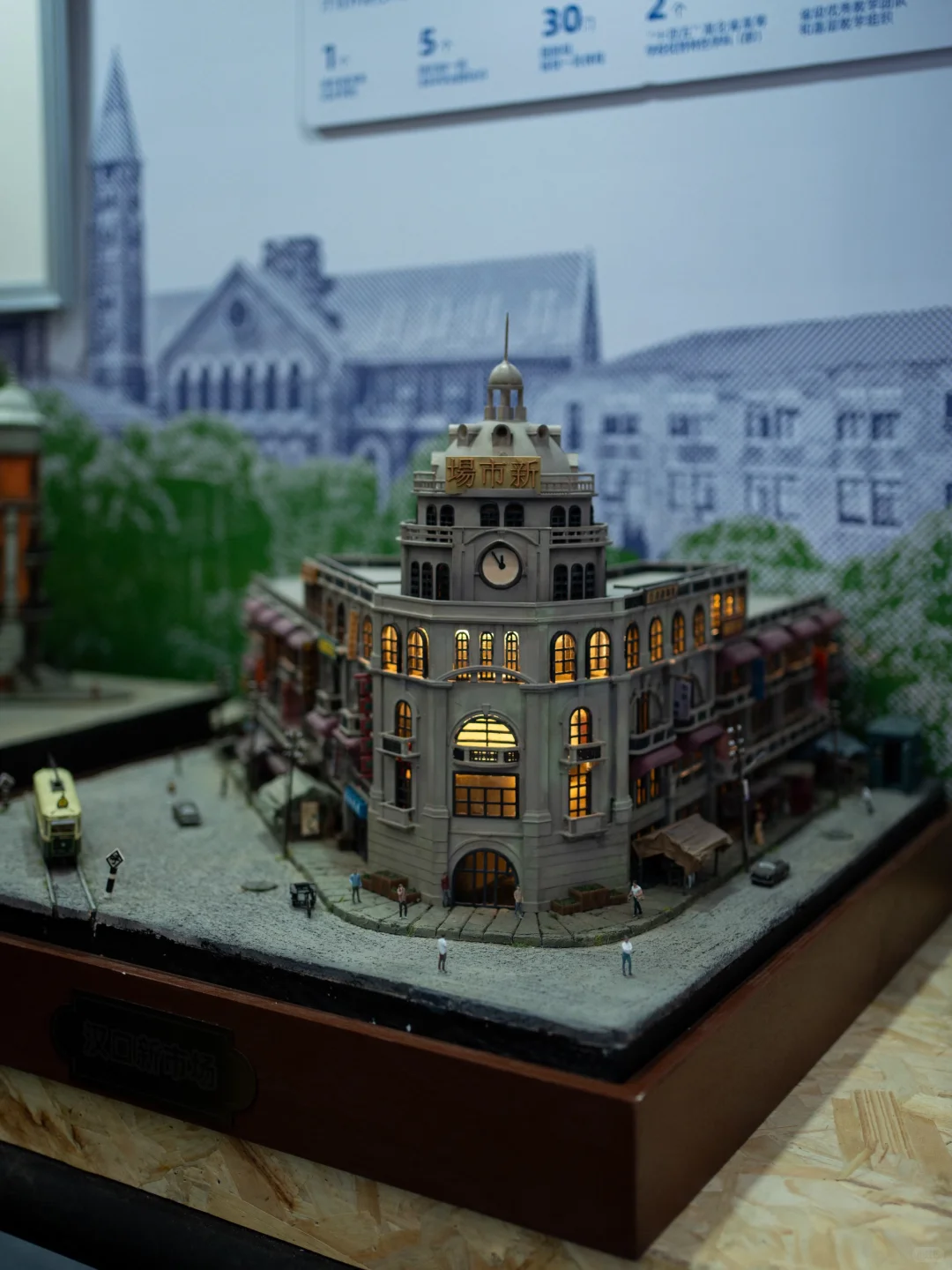 武汉设计双年展?AI画作惊艳到我了！