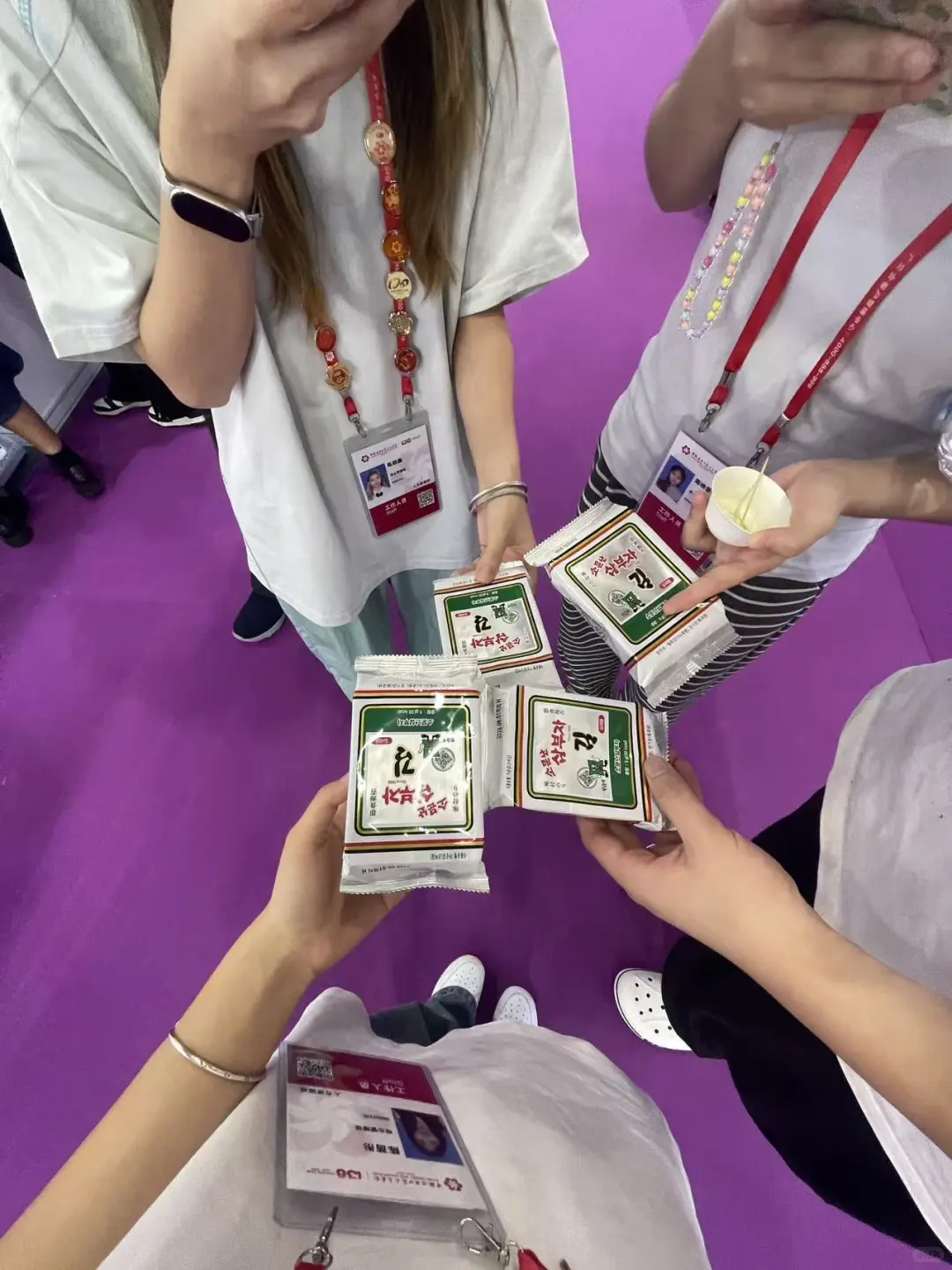 我在广交会吃撑了....