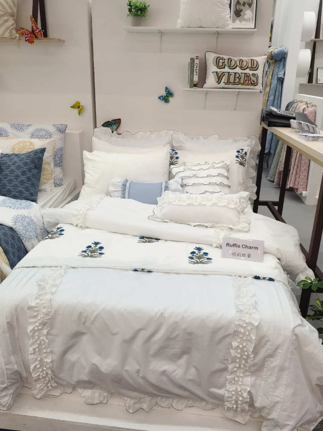 听说你们都喜欢逛展会