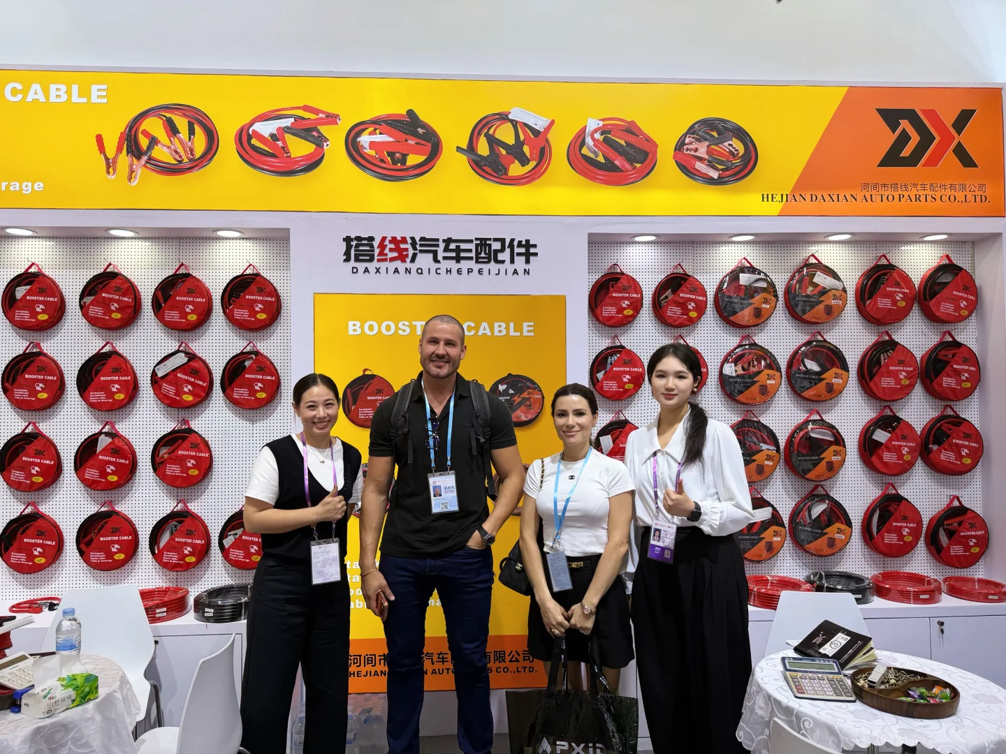 05女大又又勇闯广交会当翻译