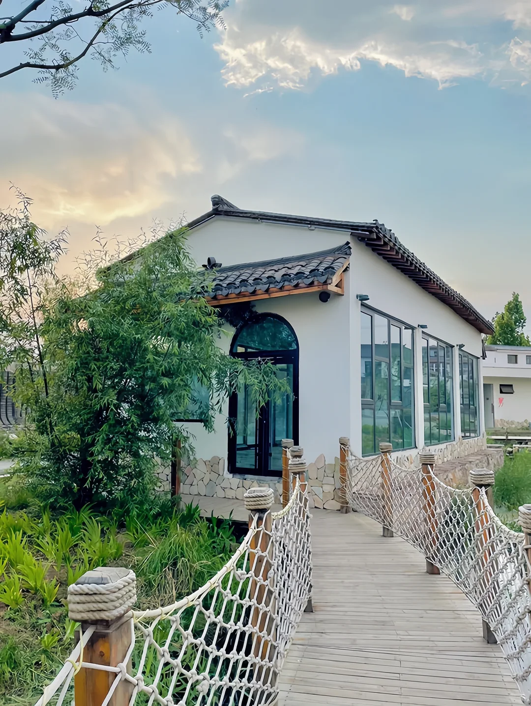 从工业污染到生态旅游