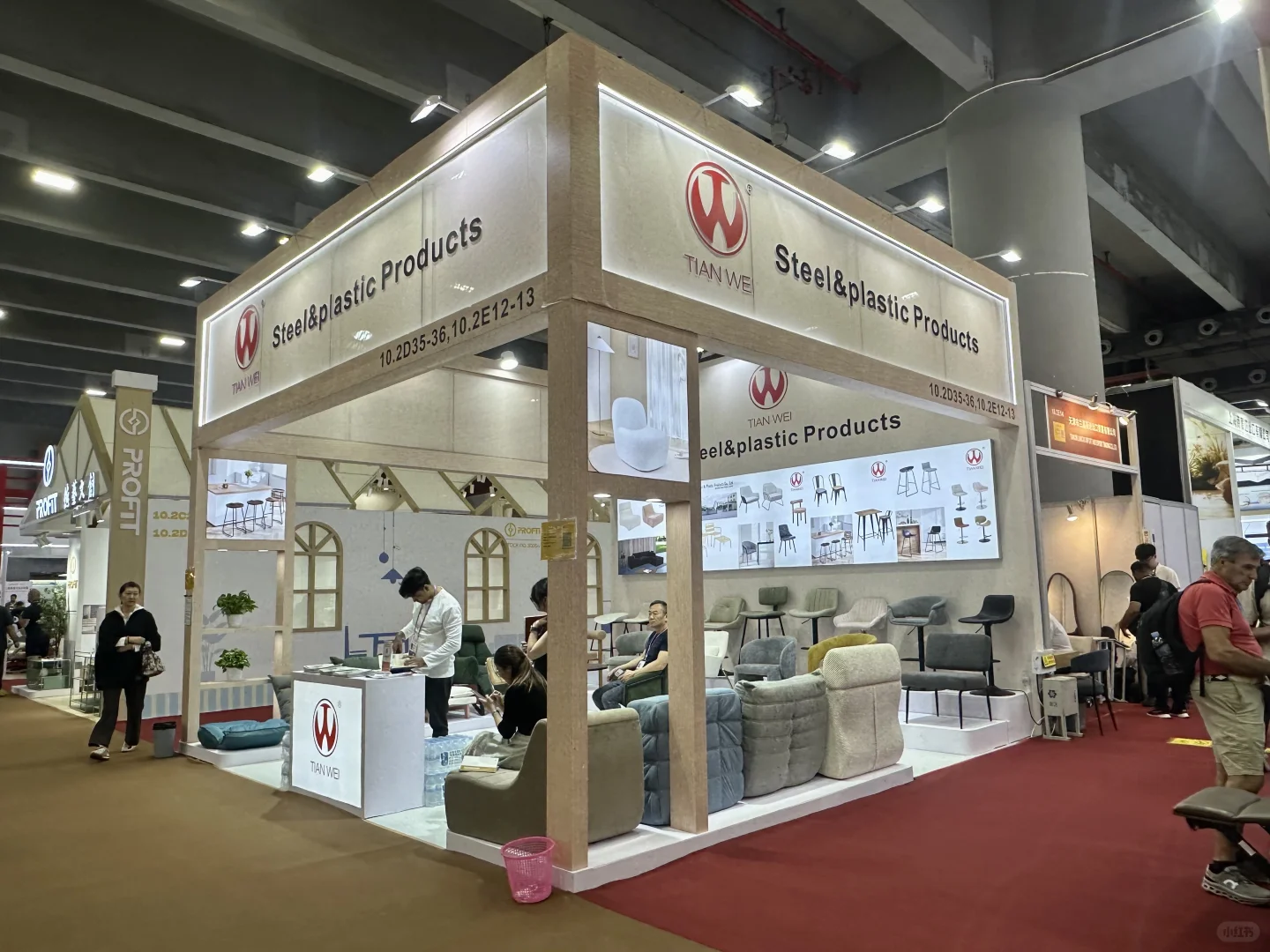 广交会双面开展台就这样设计！