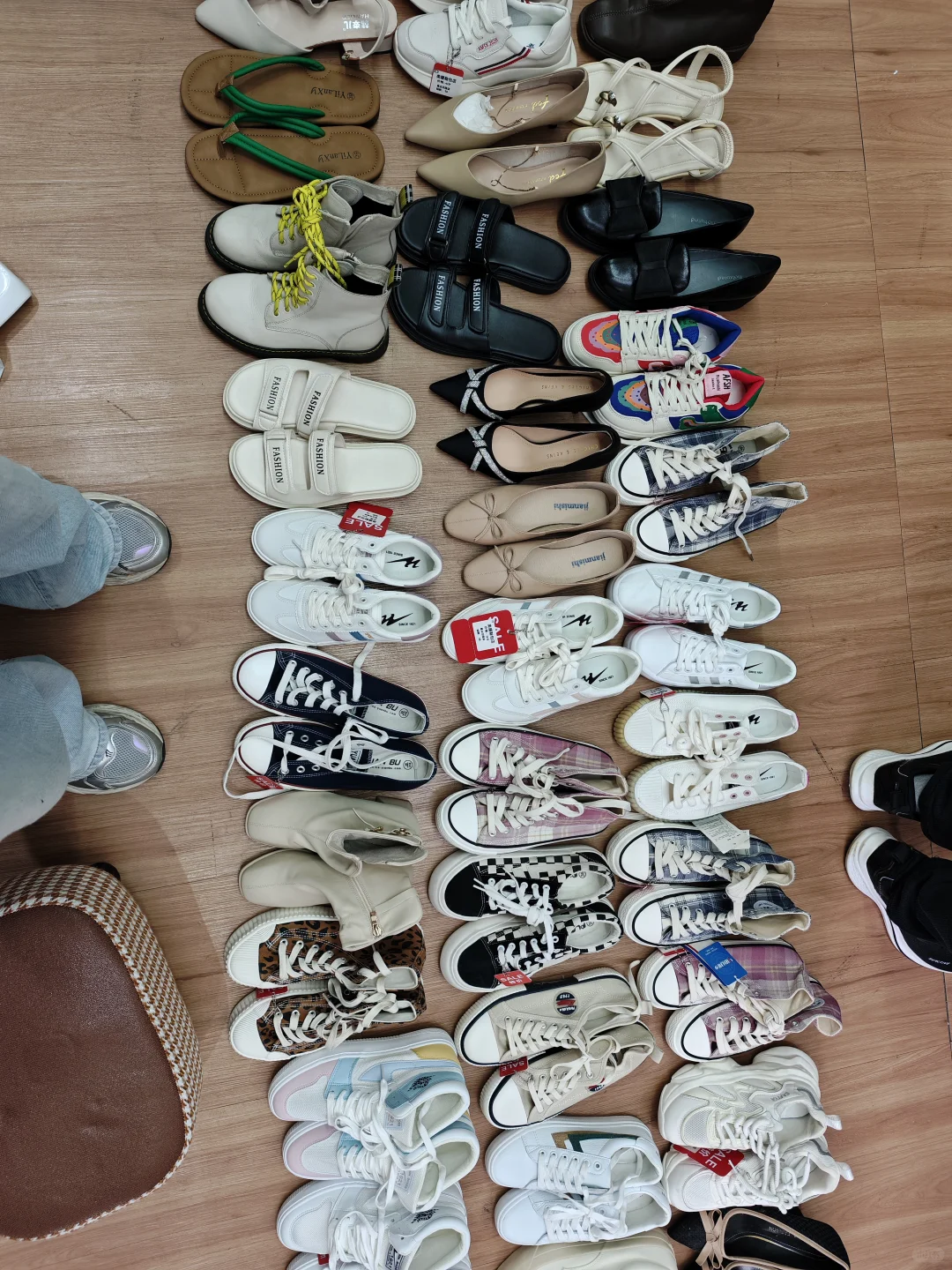 全部鞋子20元一双！！！