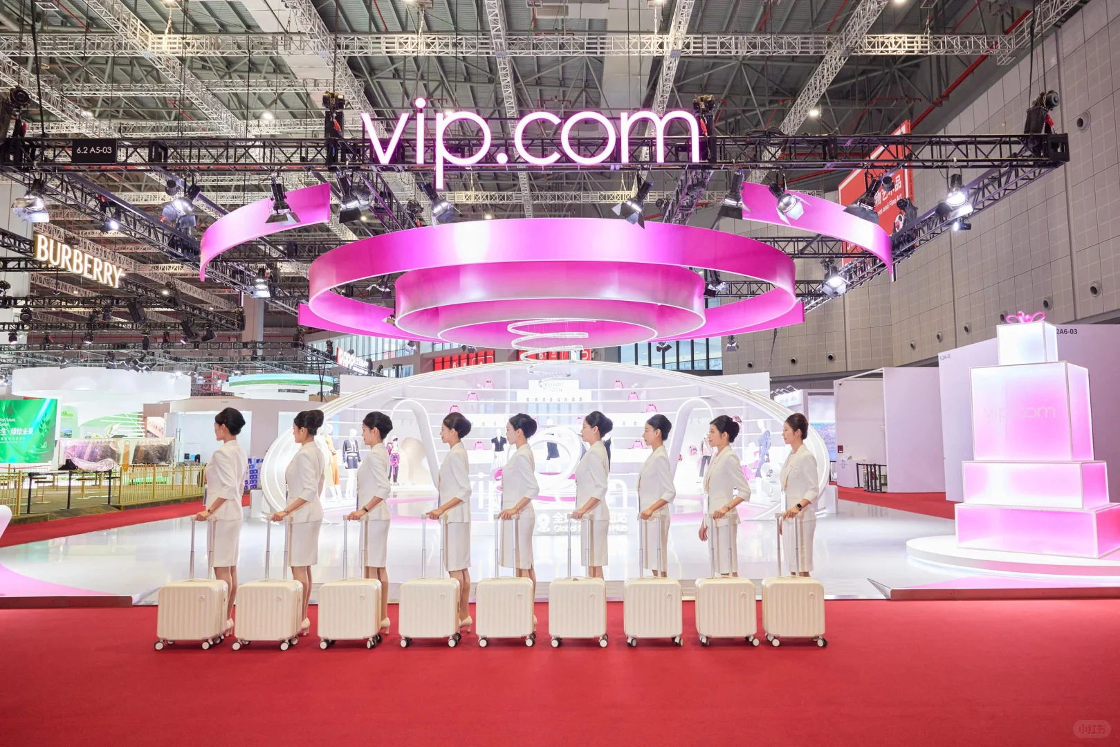 展台设计 | 2025 上海进博会唯品会