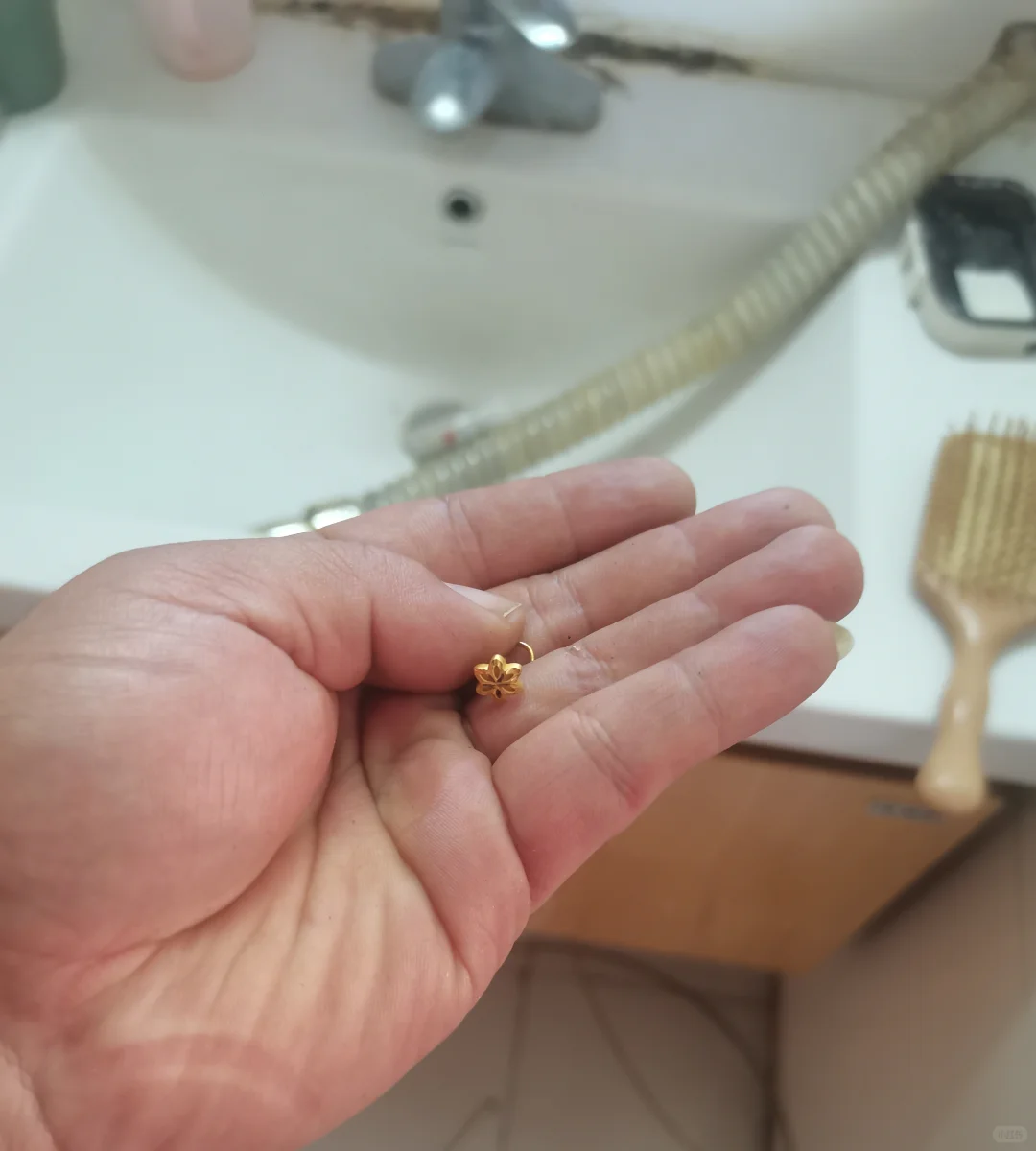 莒南县成功打捞耳钉