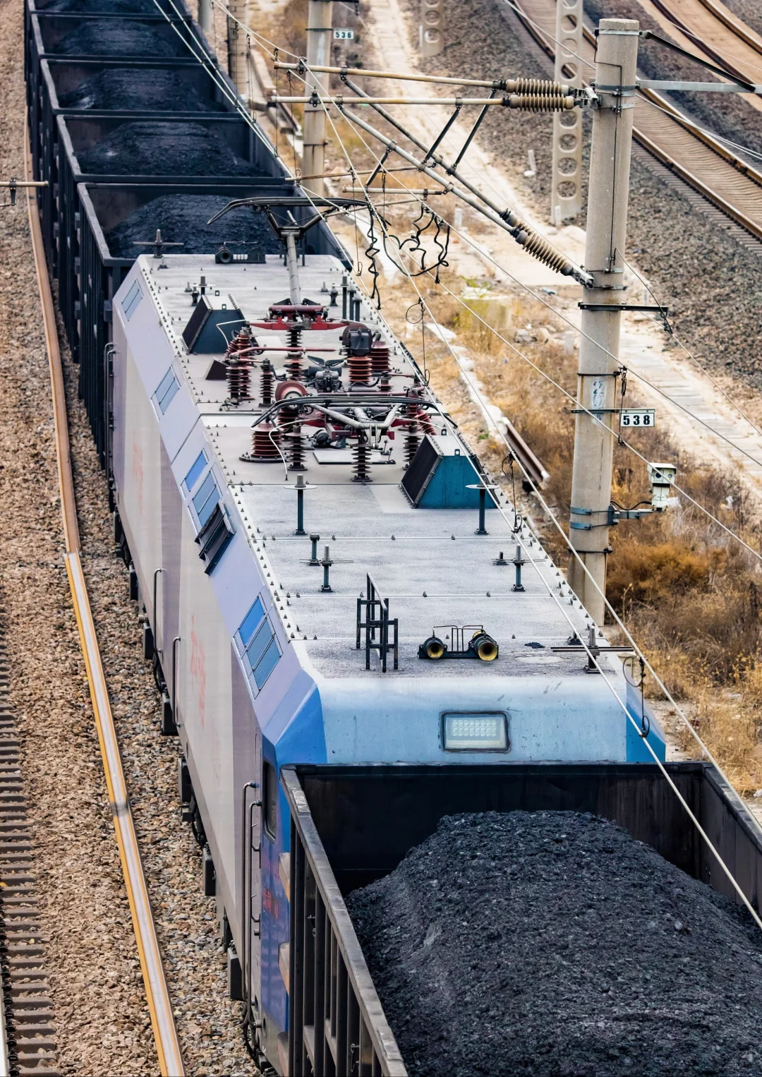 万吨煤列下秦港