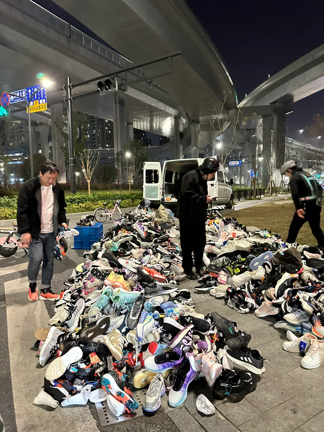 谁来解释一下杭州的这种现象？？？