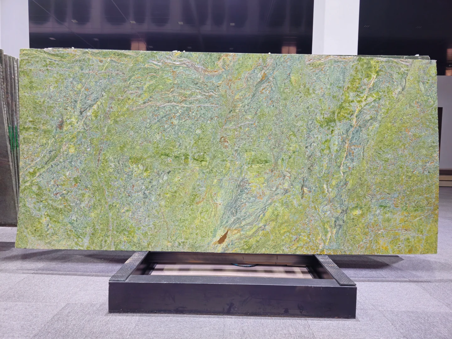 属于春意盎然的绿色｜?薄荷曼波的生机活力