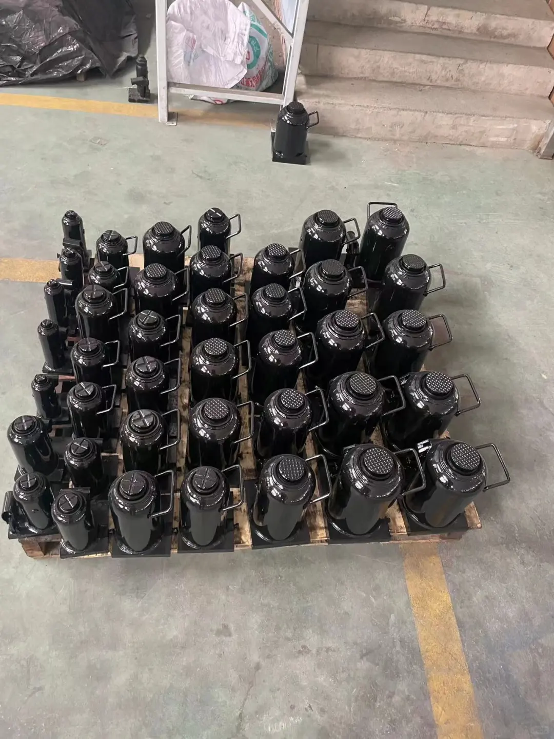 立式液压千斤顶