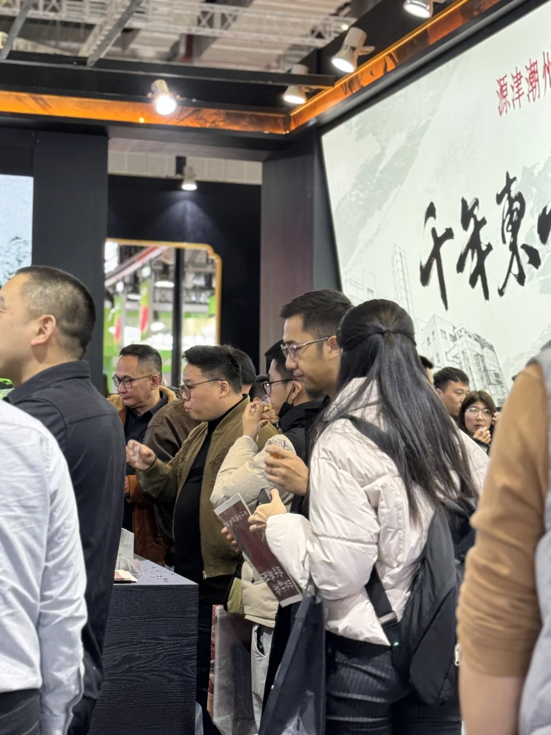 直击上海展会现场，人潮汹涌，快来一起品鉴！