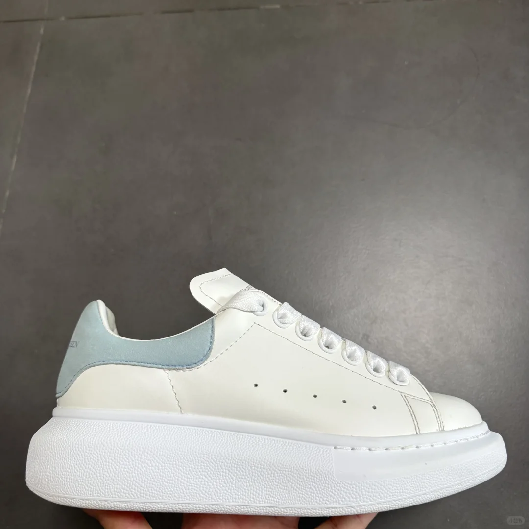 麦昆小白鞋 白蓝尾 699? 正品