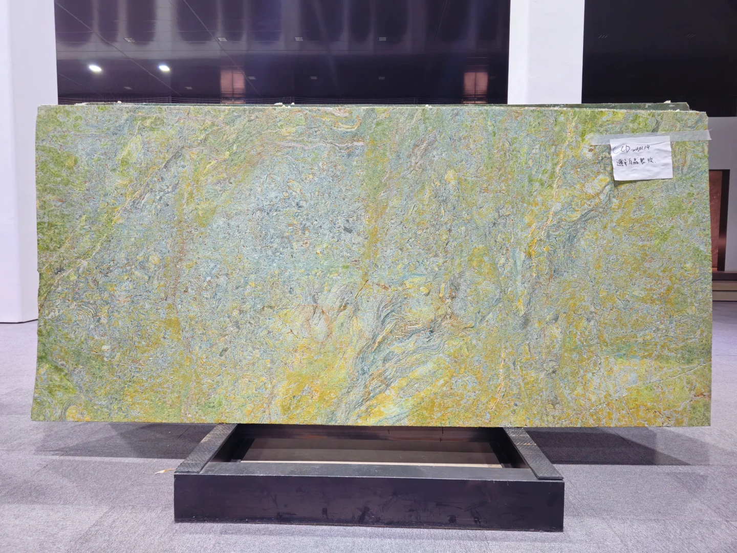 属于春意盎然的绿色｜?薄荷曼波的生机活力