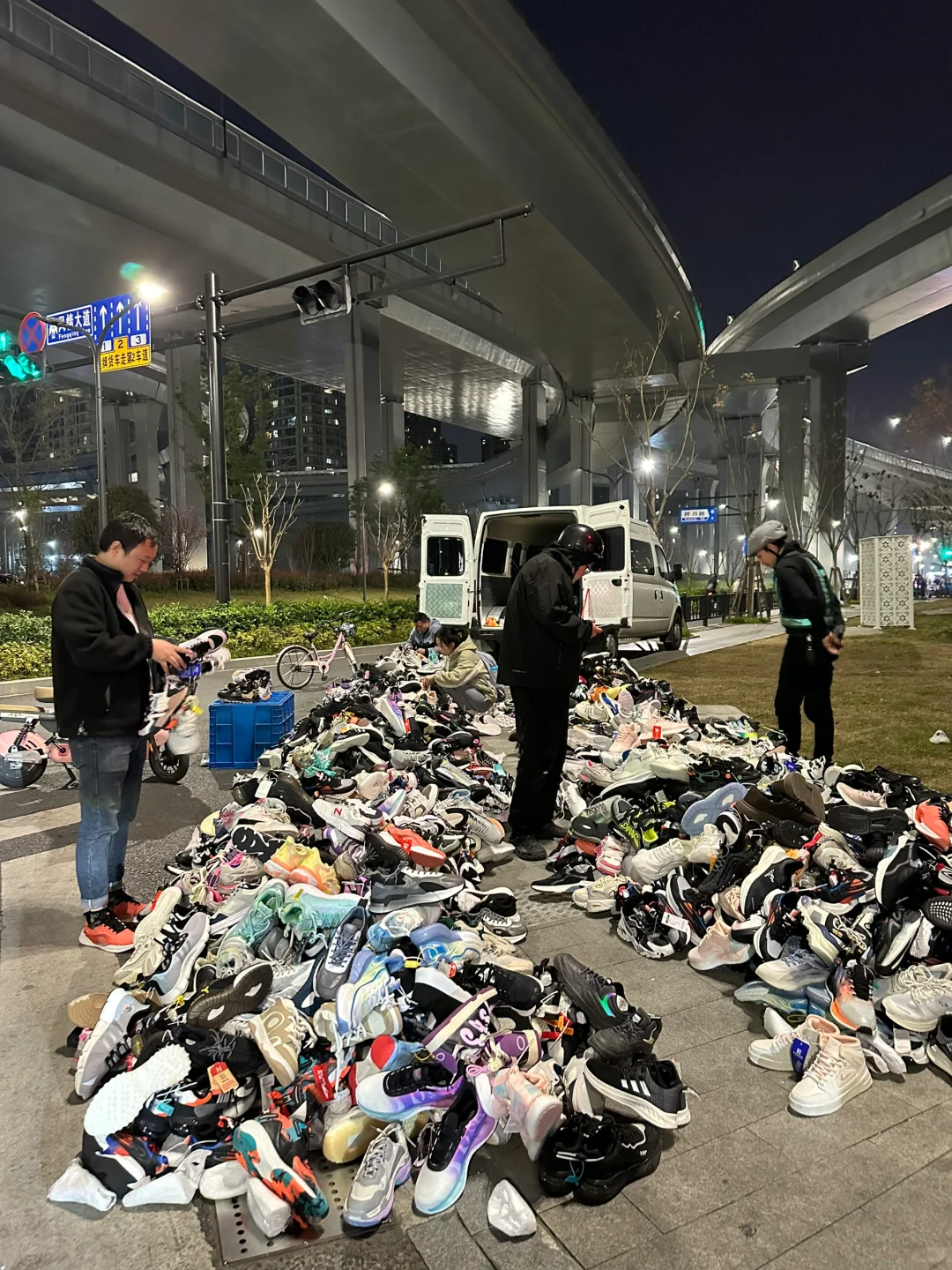 谁来解释一下杭州的这种现象？？？