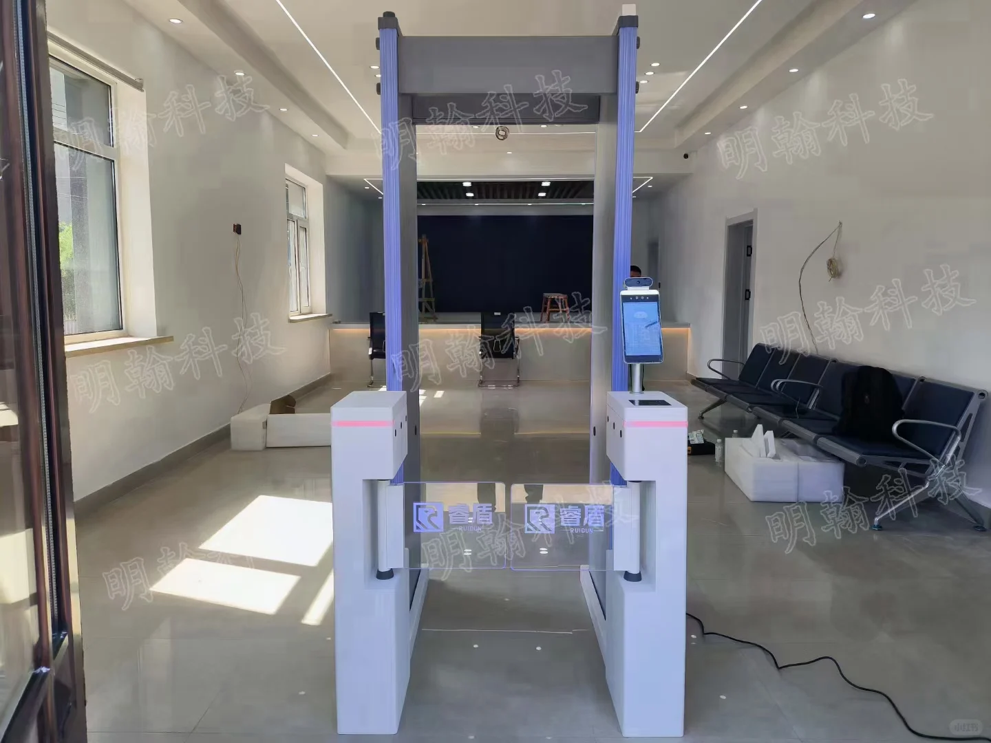 安检门(金属探测门)工作原理