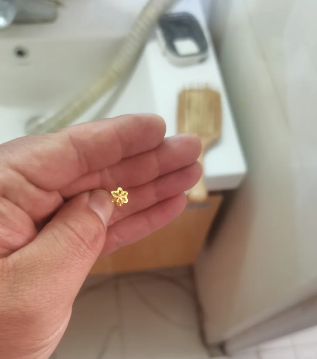 莒南县成功打捞耳钉