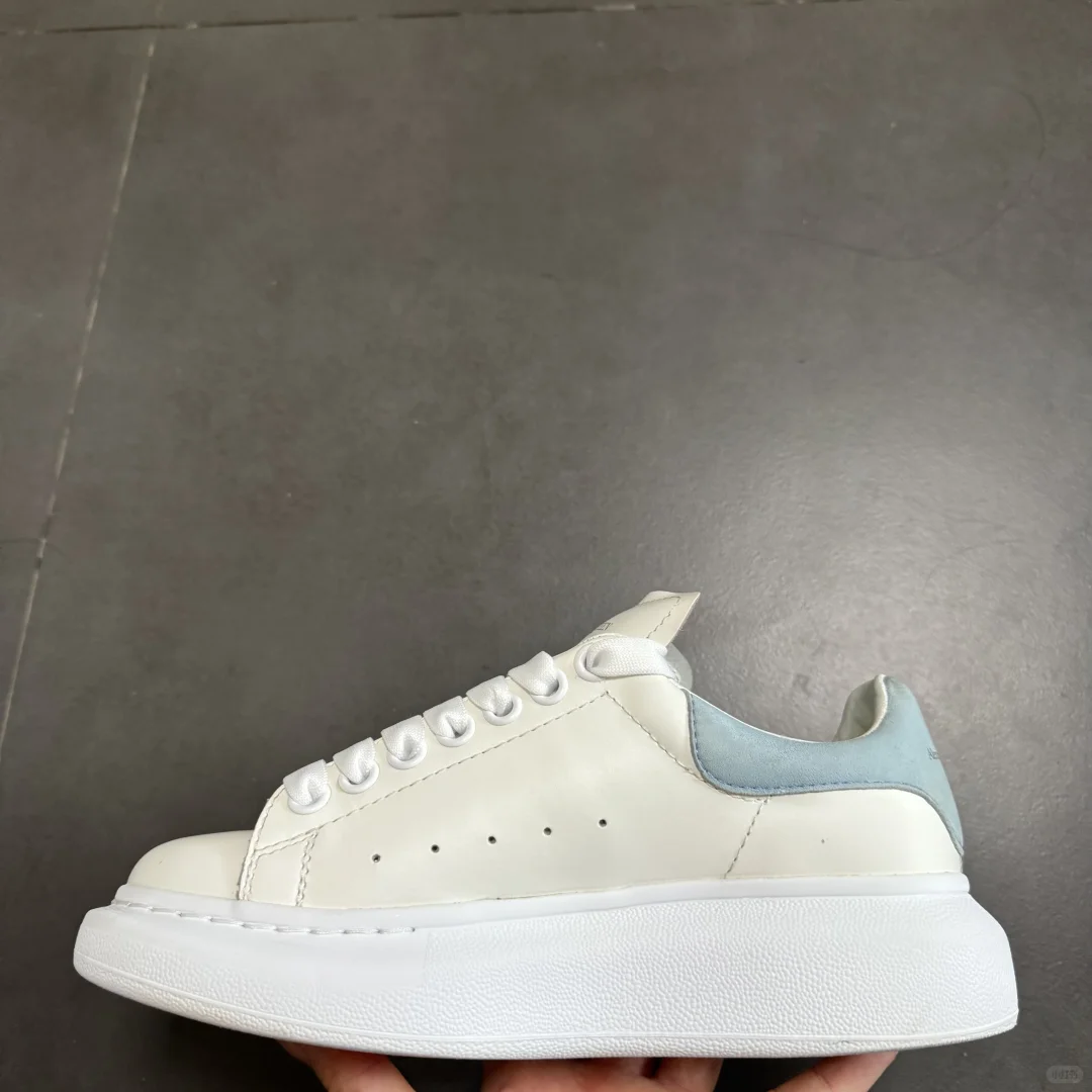 麦昆小白鞋 白蓝尾 699? 正品