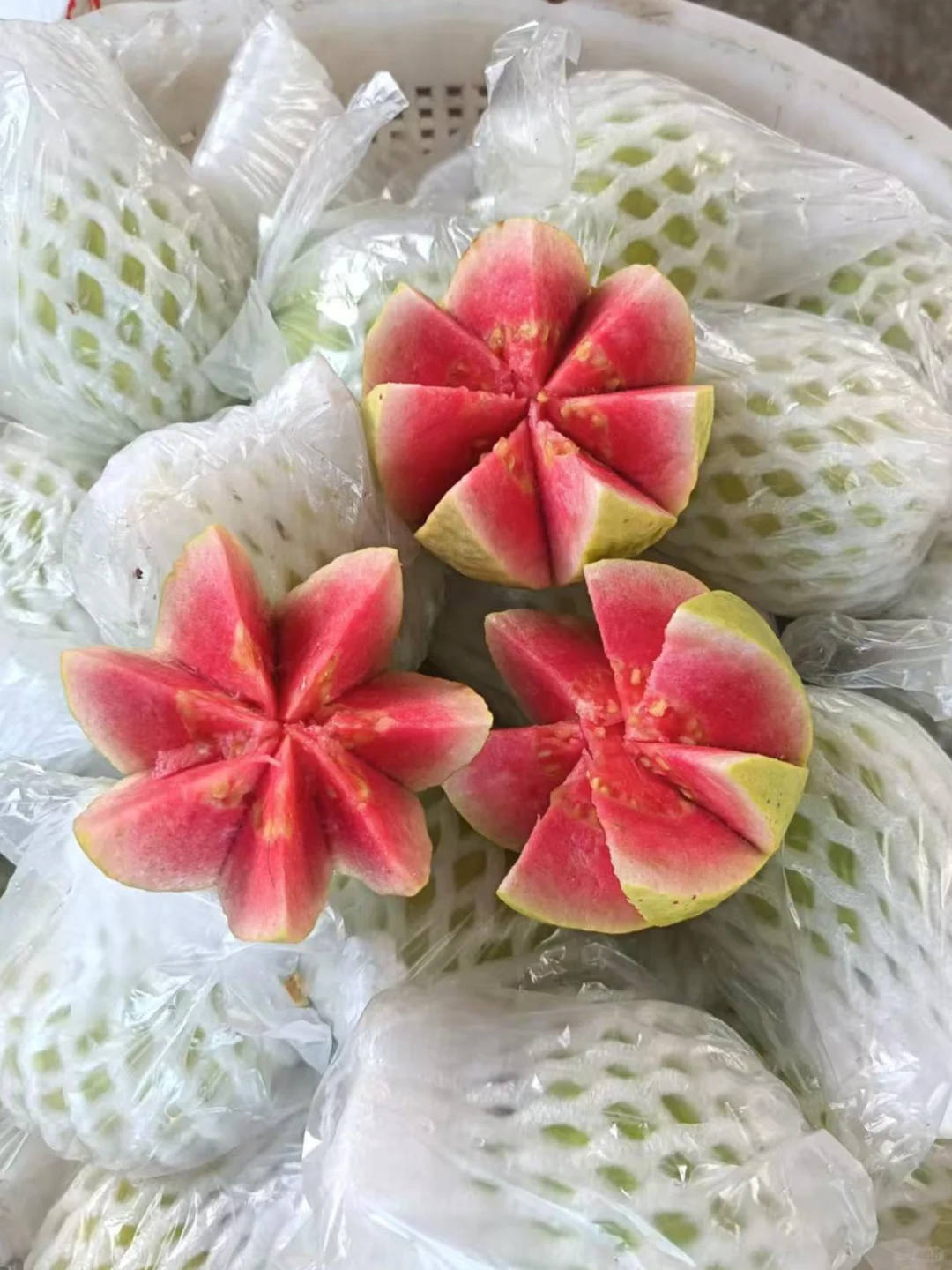 每天都有干不完的农活和吃不完的水果和蔬菜