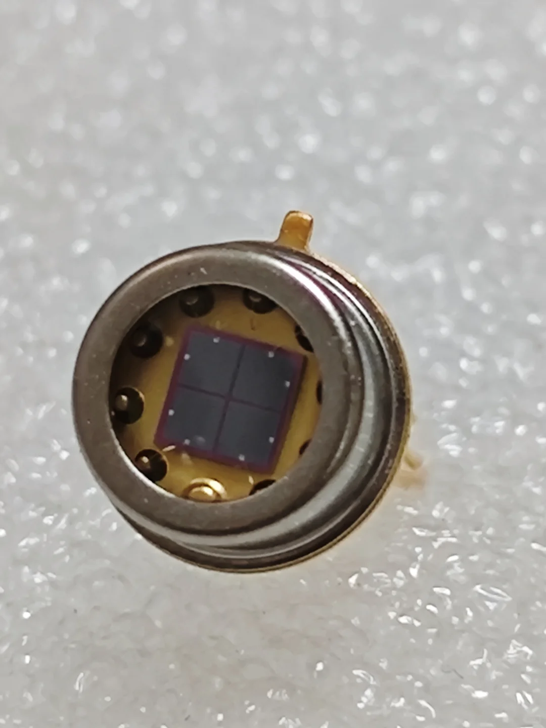 UV增强型硅四象限探测器-方形光敏面