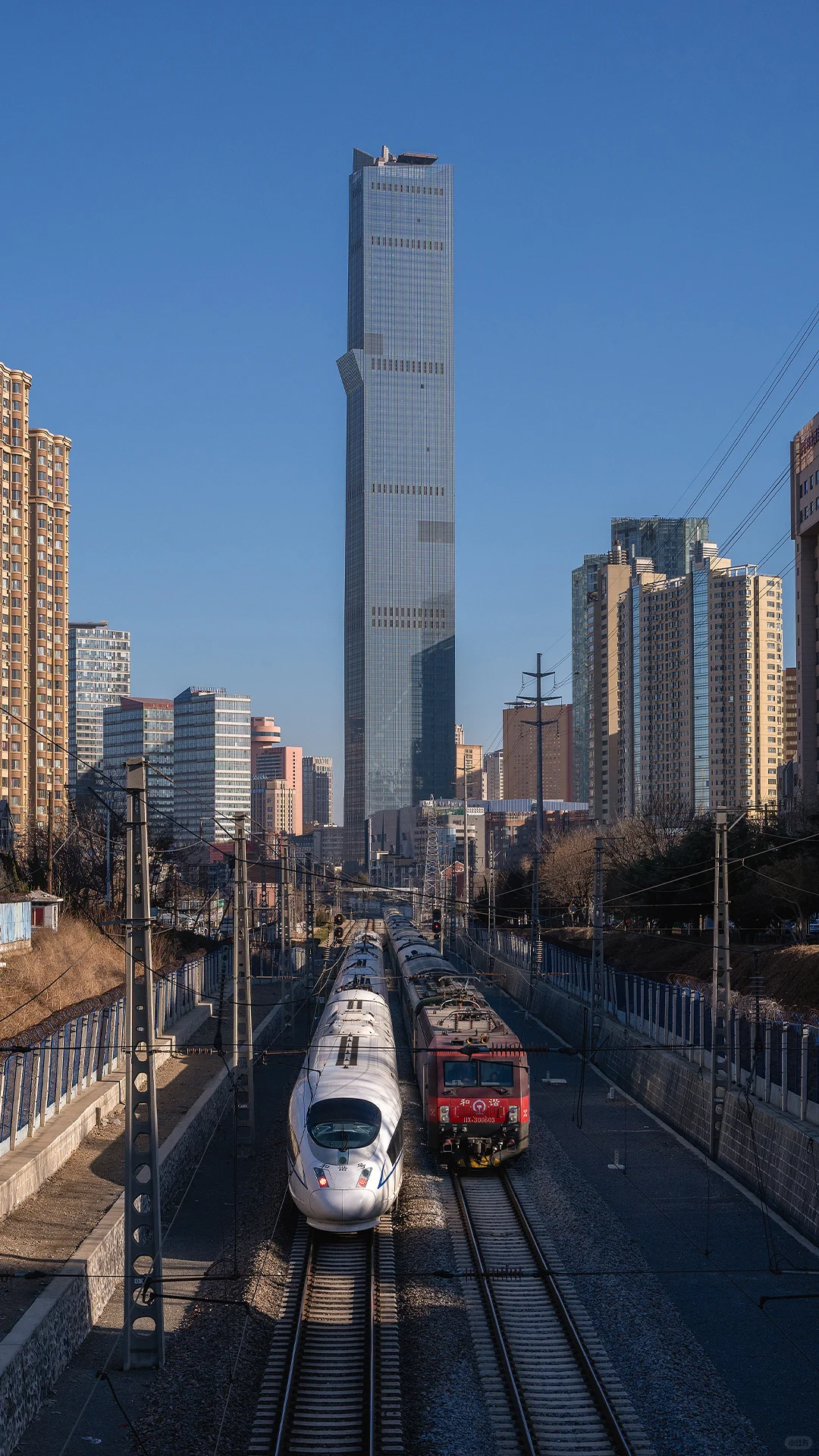 交通强国，铁路先行