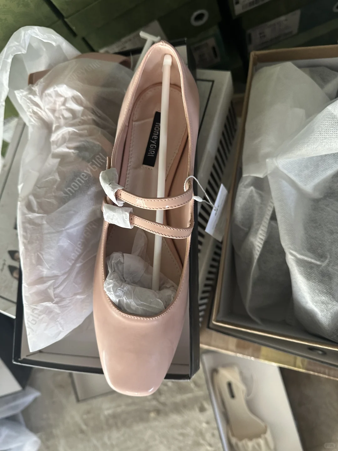 品牌鞋子2万多双