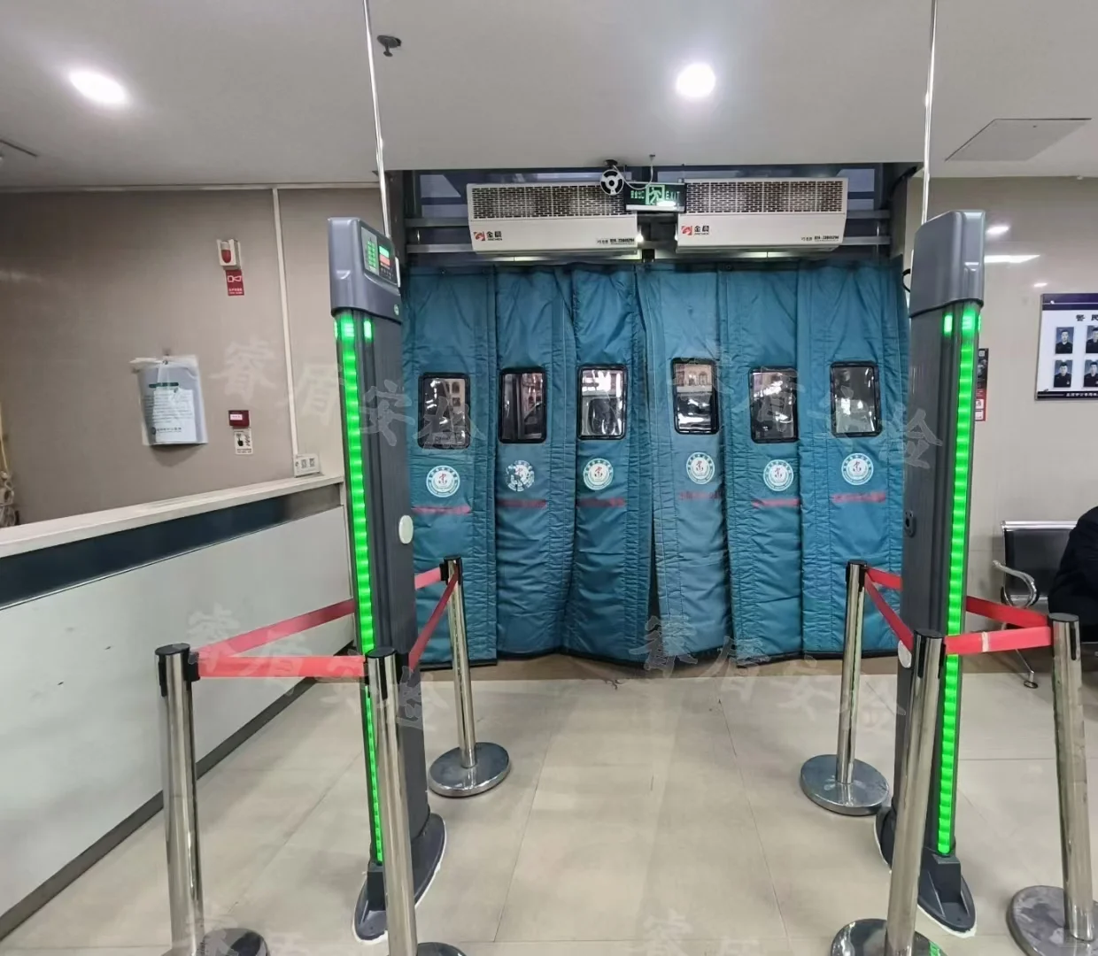 安检门(金属探测门)工作原理