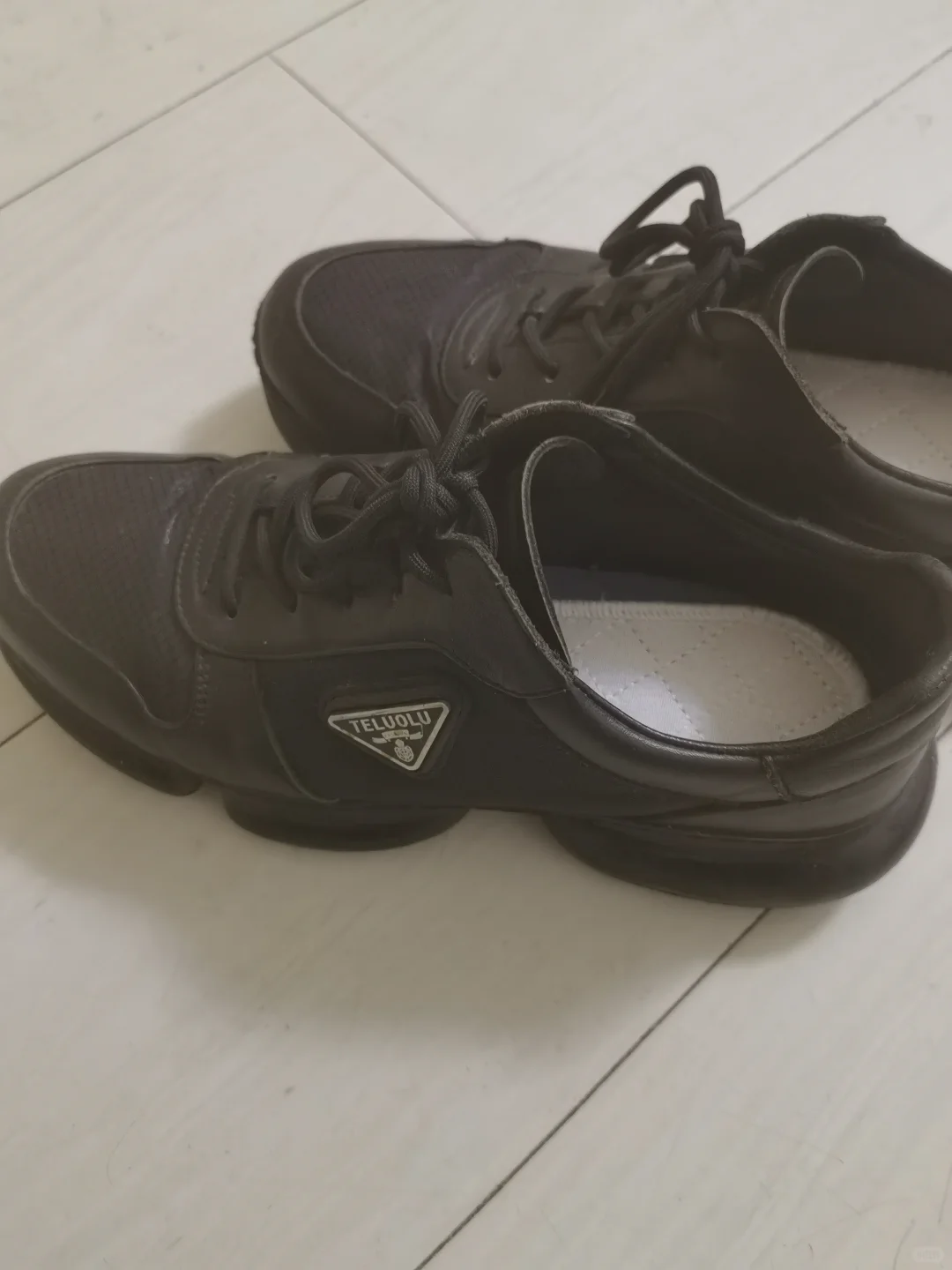 今年卖鞋的疯了？