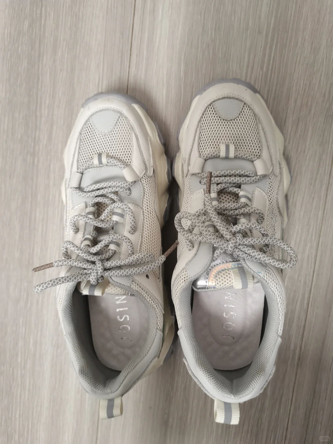 卓诗尼老爹，37码，48上门自提